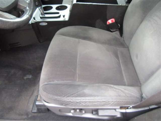 Ford Explorer 2010 photo 16